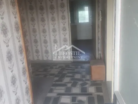 Prodaja, kuća, 204m², Vladimirci, Srbija - image 11