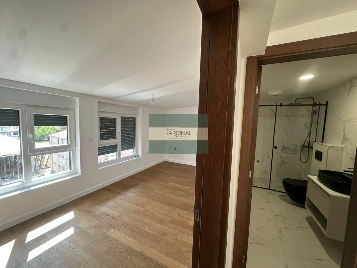Prodaja, trosoban stan, 79m², Erdoglija, Kragujevac