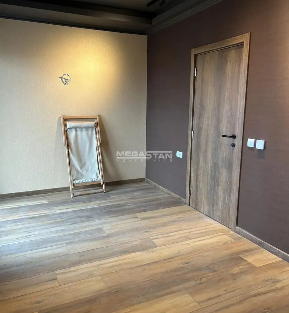 Prodaja, četvorosoban stan, 162m², Pančevo, Srbija