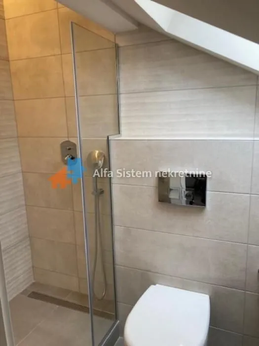 Izdavanje, četvorosoban stan, 108m², Stari Grad, Beograd
