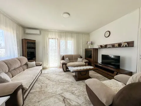 Rent, house, 104m², Tološi, Podgorica - image 2