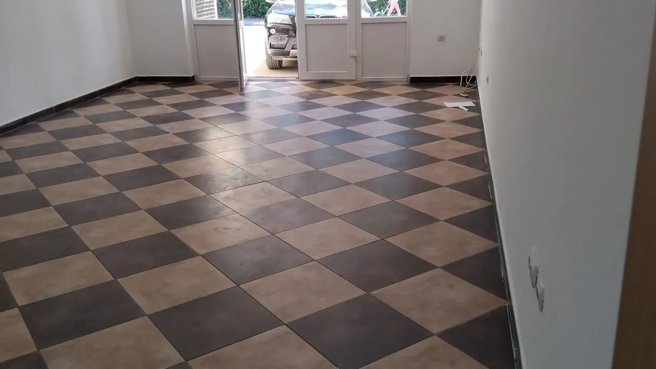 Izdavanje, poslovni prostor, 40m², Seljanovo, Tivat
