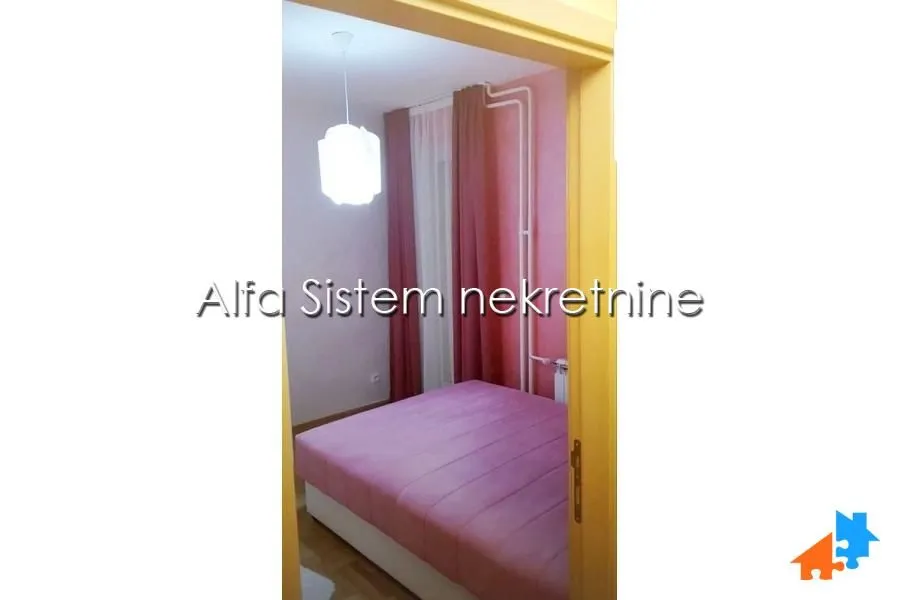 Izdavanje, četvorosoban stan, 96m², Vračar Sve Podlokacije, Beograd
