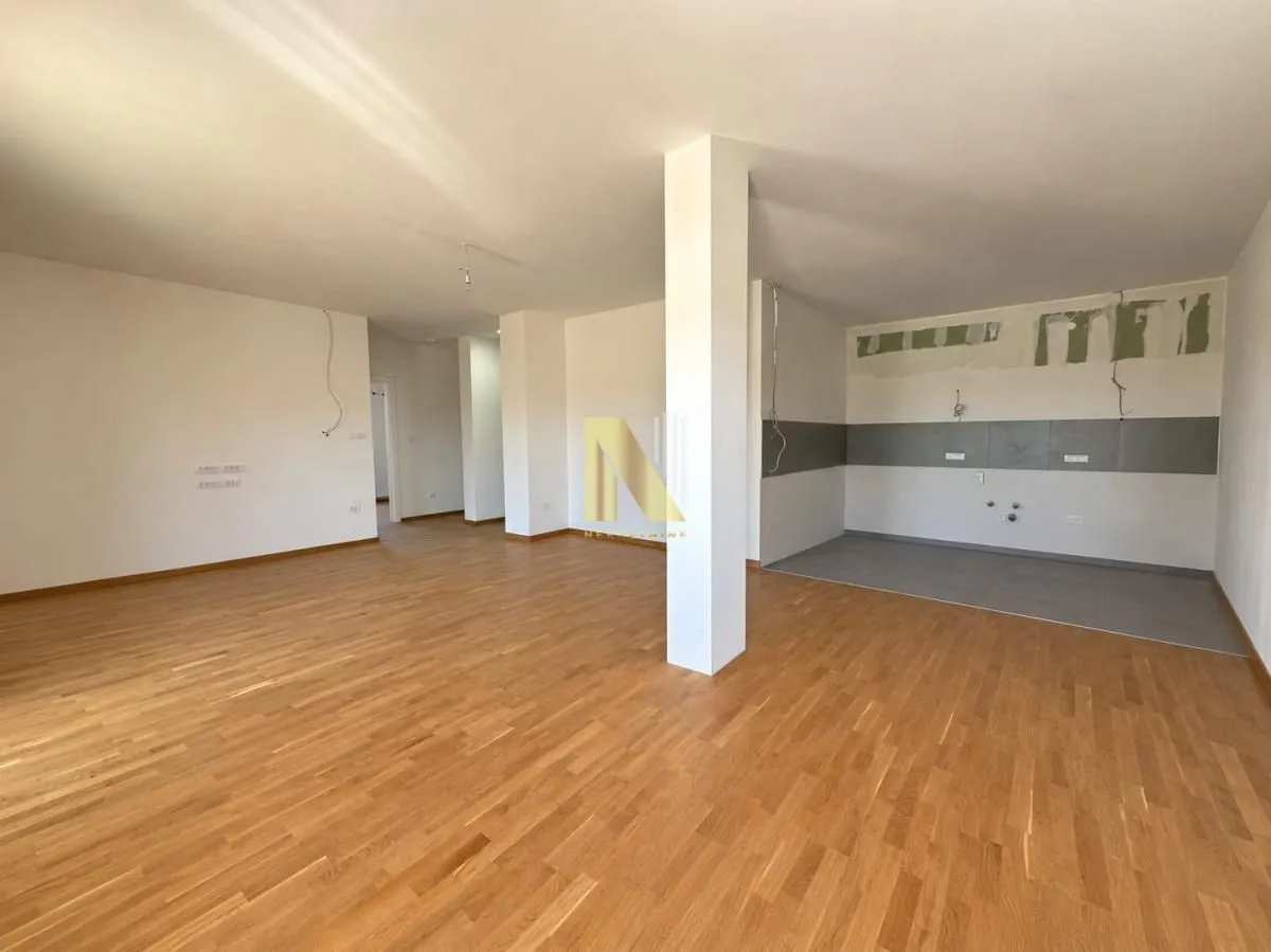 Prodaja, četvorosoban stan, 108m², Salajka, Novi Sad Sve Podlokacije
