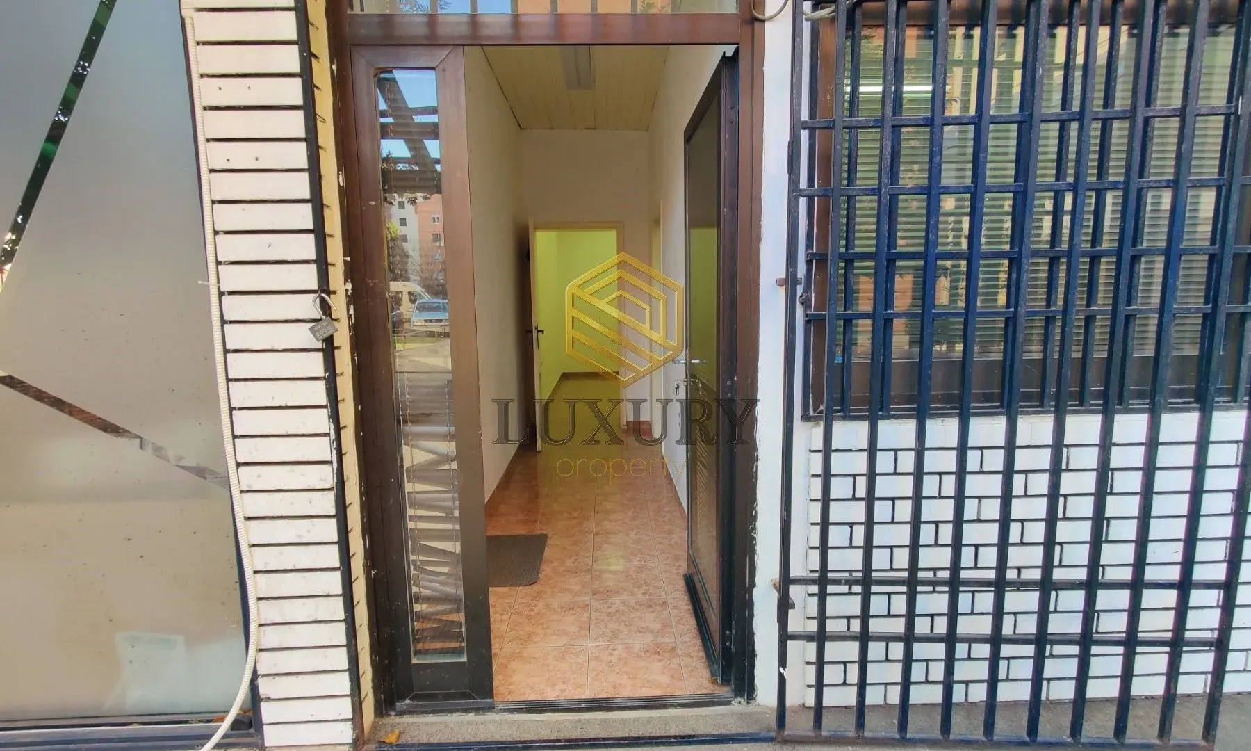 Sale, office space, 36m², Lepa Kata, Podgorica