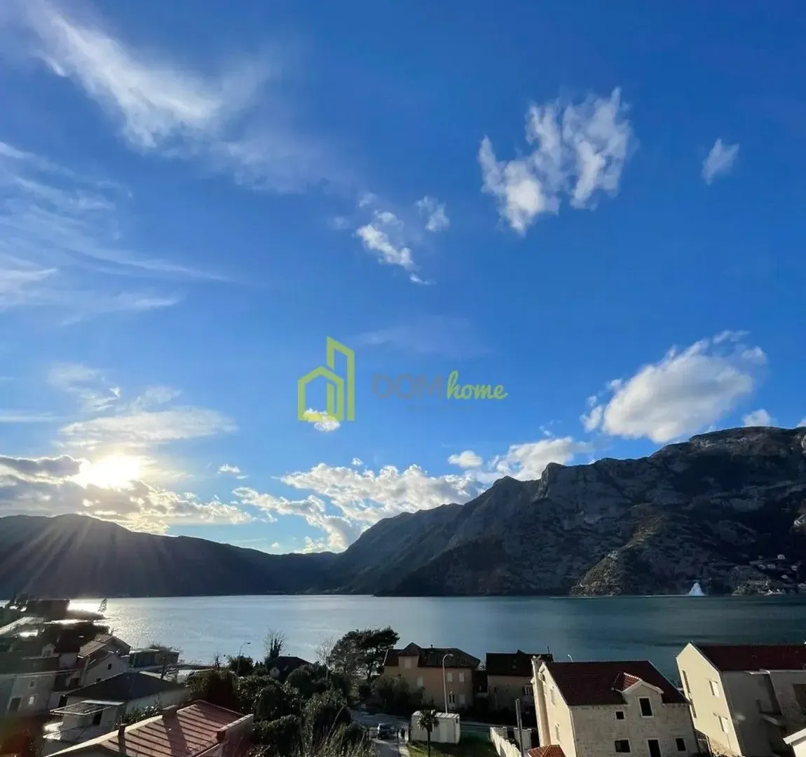 Prodaja, trosoban stan, 139m², Risan, Kotor