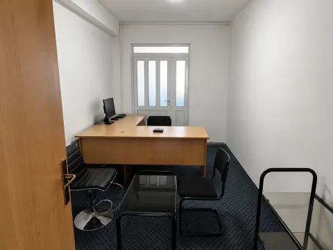 Rent, office space, 110m², Stari Aerodrom, Podgorica - image 6