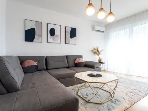 Izdavanje, jednosoban stan, 55m², Gintaš, Podgorica