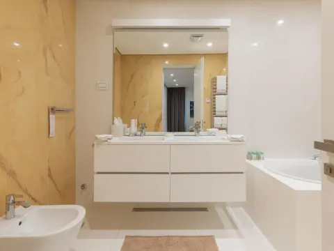 Sale, two bedroom apartment, 133m², Budva, Crna Gora - image 8