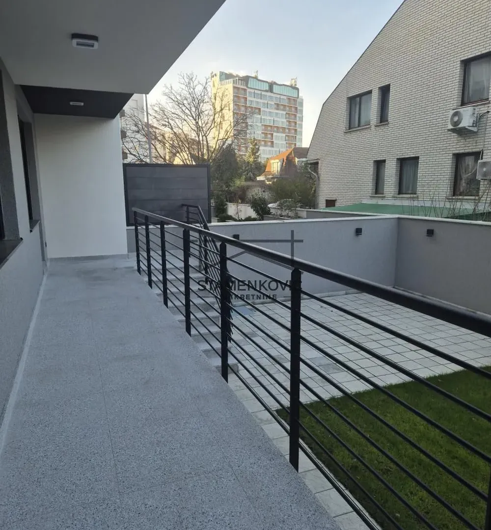 Izdavanje, četvorosoban stan, 95m², Adamovićevo Naselje, Novi Sad Sve Podlokacije