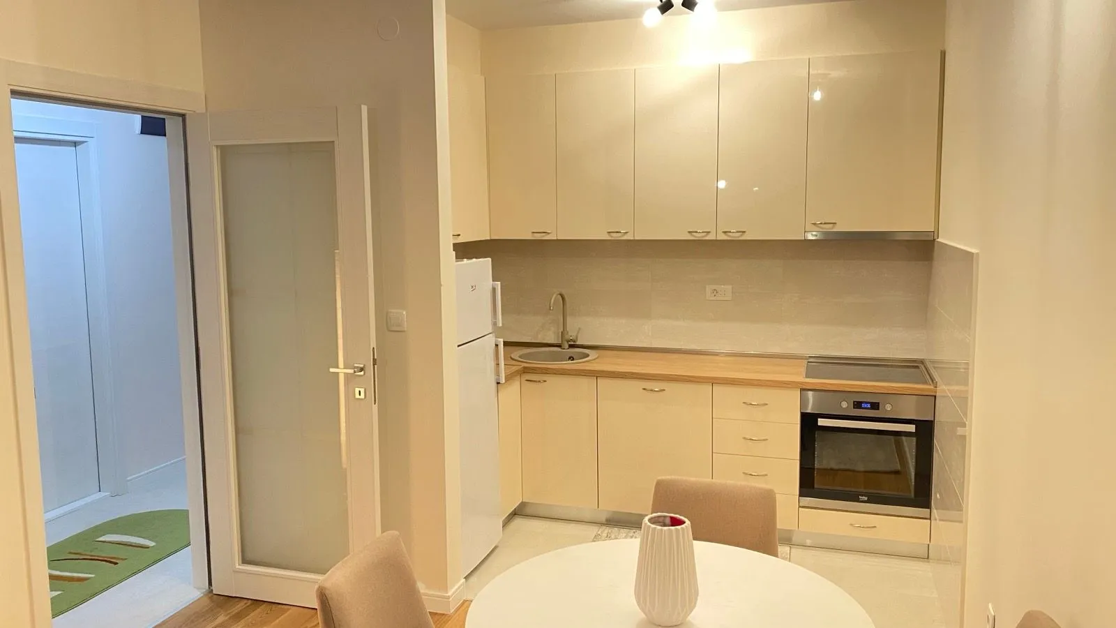 Rent, one bedroom apartment, 49m², Central Point, Podgorica
