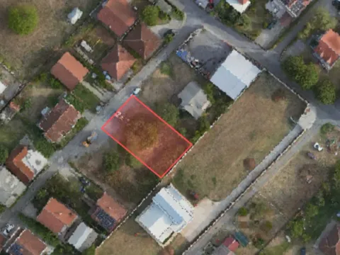 Zemljište in Zlatica