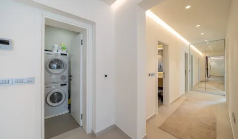 Prodaja, dvosoban stan, 122m², Centar, Tivat - image 9