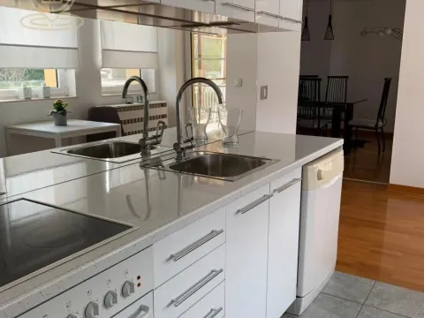 Izdavanje, četvorosoban stan, 135m², Savski Venac, Beograd - image 7