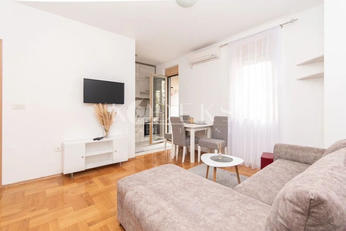 Izdavanje, jednosoban stan, 33m², Stari Aerodrom, Podgorica