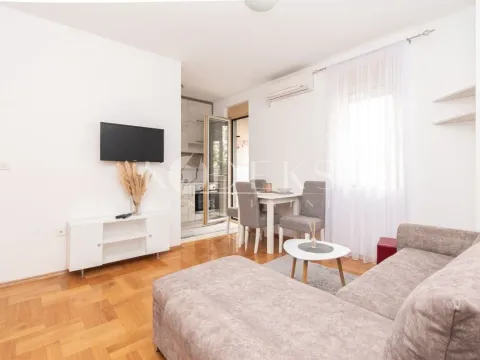 Izdavanje, jednosoban stan, 33m², Stari Aerodrom, Podgorica - image 1