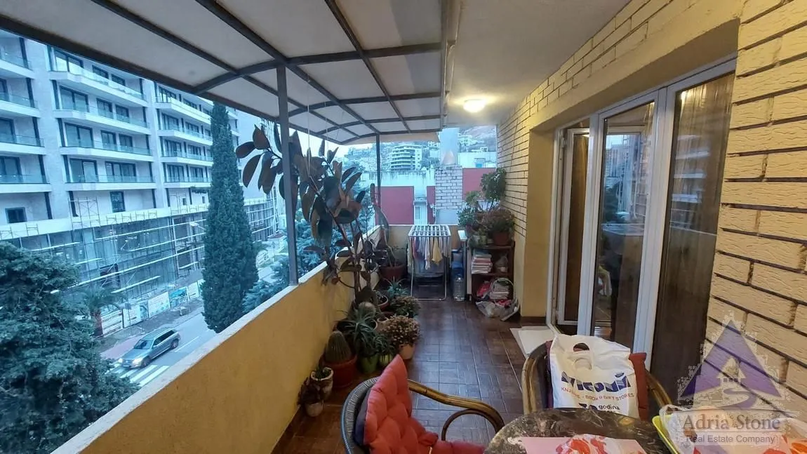 Prodaja, dvosoban stan, 89m², Centar, Budva