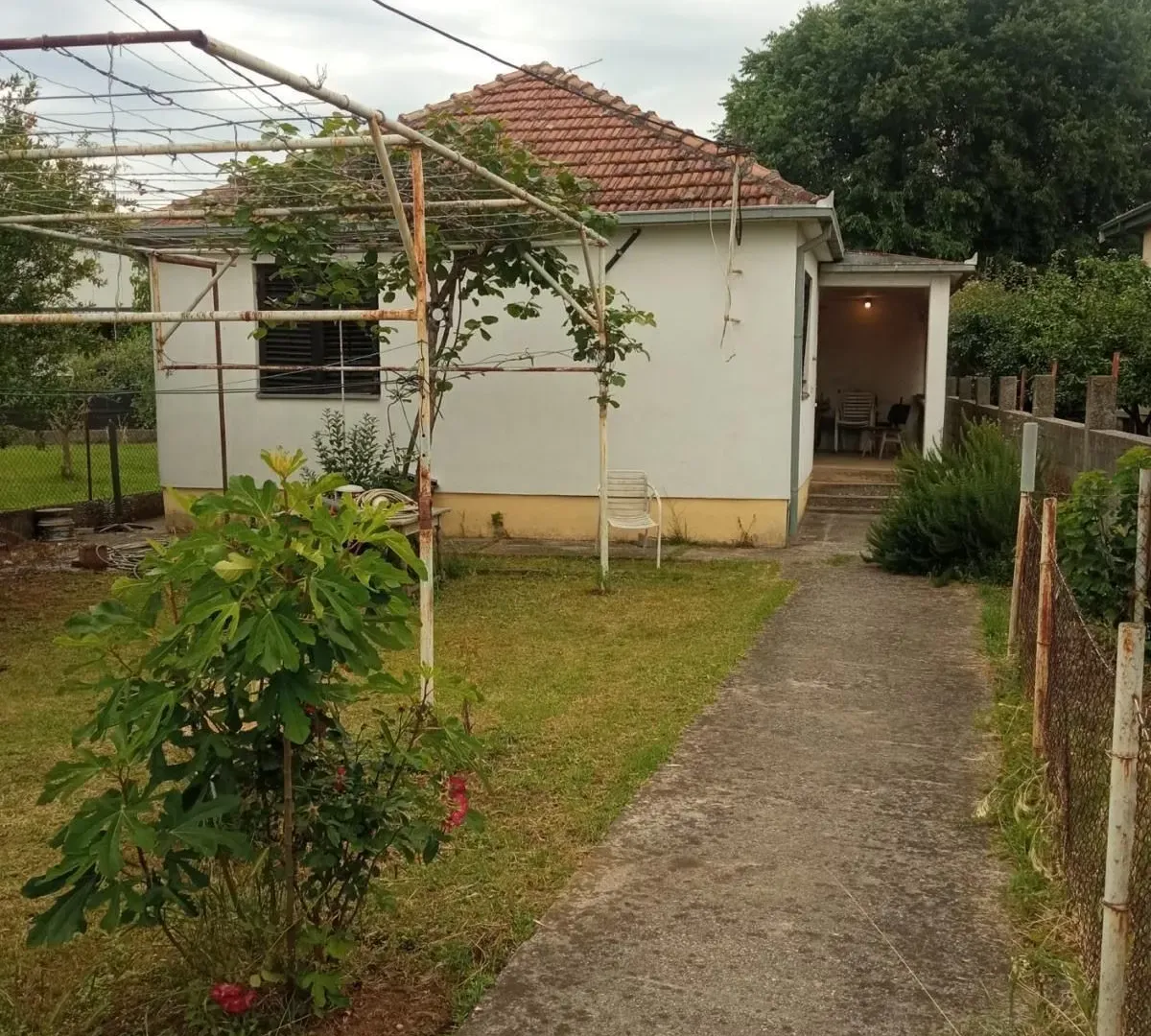 Izdavanje, trosoban stan, 100m², Donja Gorica, Podgorica