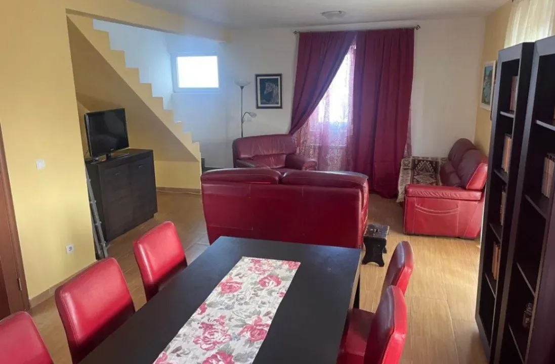 Izdavanje, trosoban stan, 141m², Donja Gorica, Podgorica