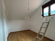 Sale, four bedroom apartment, 106m², Dobrota, Kotor - image 11