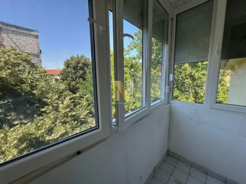 Izdavanje, trosoban stan, 59m², Centar, Novi Sad - image 21