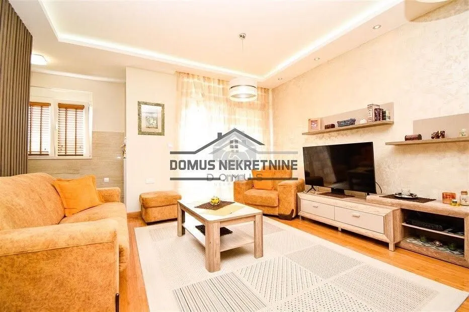 Sale, three bedroom apartment, 82m², Blok 5, Podgorica