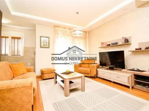 Sale, three bedroom apartment, 82m², Blok 5, Podgorica - image 2