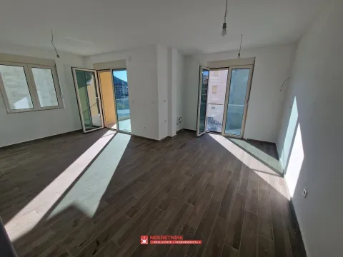 Prodaja, dvosoban stan, 74m², Bečići, Budva - image 9