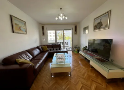 Prodaja, jednosoban stan, 63m², Centar, Bar