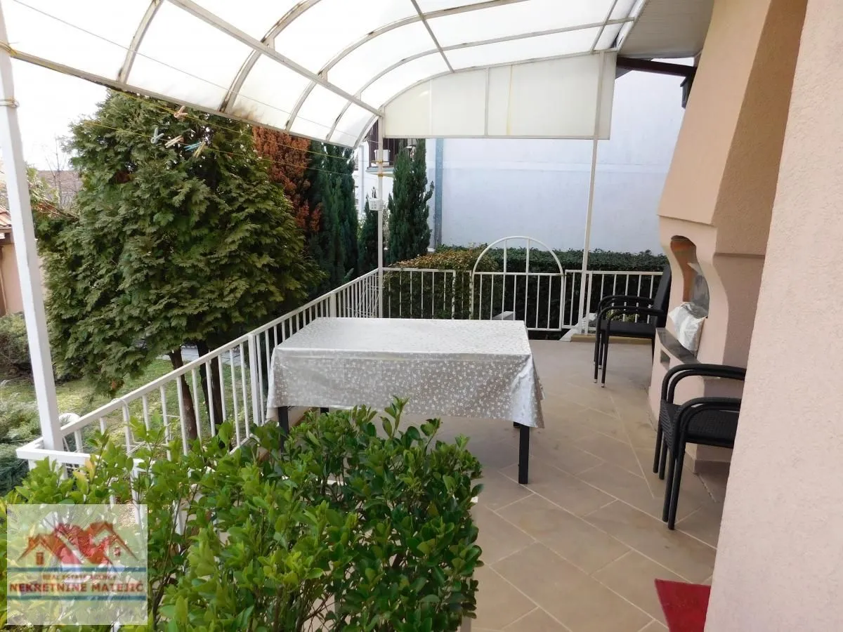 Prodaja, kuća, 300m², Kragujevac, Srbija
