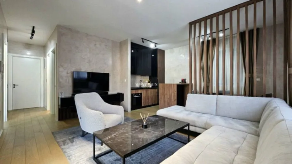 Izdavanje, dvosoban stan, 69m², Budva, Crna Gora