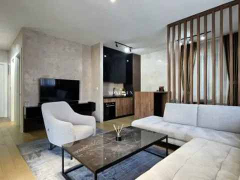 Izdavanje, dvosoban stan, 69m², Budva, Crna Gora