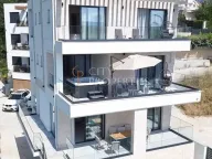 Izdavanje, kuća, 330m², Centar, Tivat - image 1