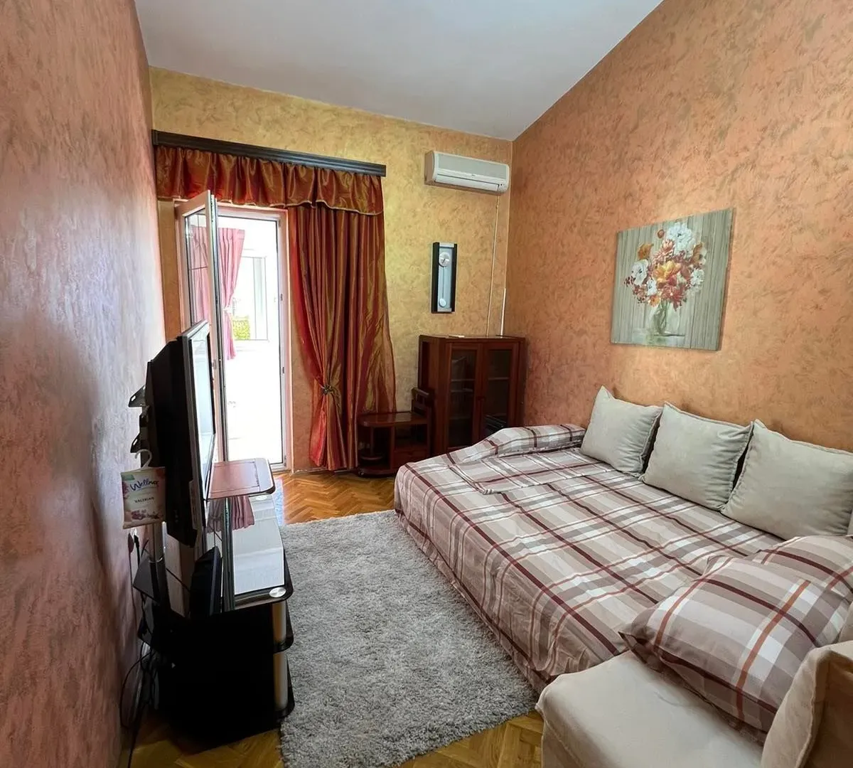 Izdavanje, dvosoban stan, 70m², Bar, Crna Gora