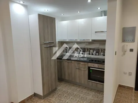 Izdavanje, dvosoban stan, 50m², Bulevar Oslobodjenja, Novi Sad Sve Podlokacije - image 3