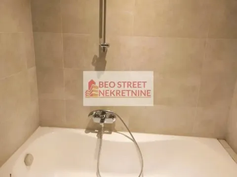 Izdavanje, trosoban stan, 87m², Savski Venac, Beograd - image 10
