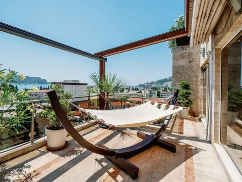 Izdavanje, trosoban stan, 400m², Budva, Crna Gora - image 4