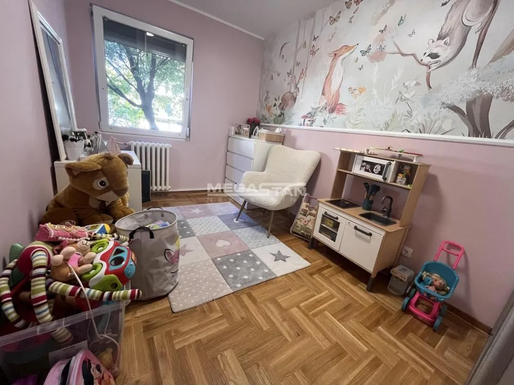 Prodaja, četvorosoban stan, 96m², Cerak, Beograd