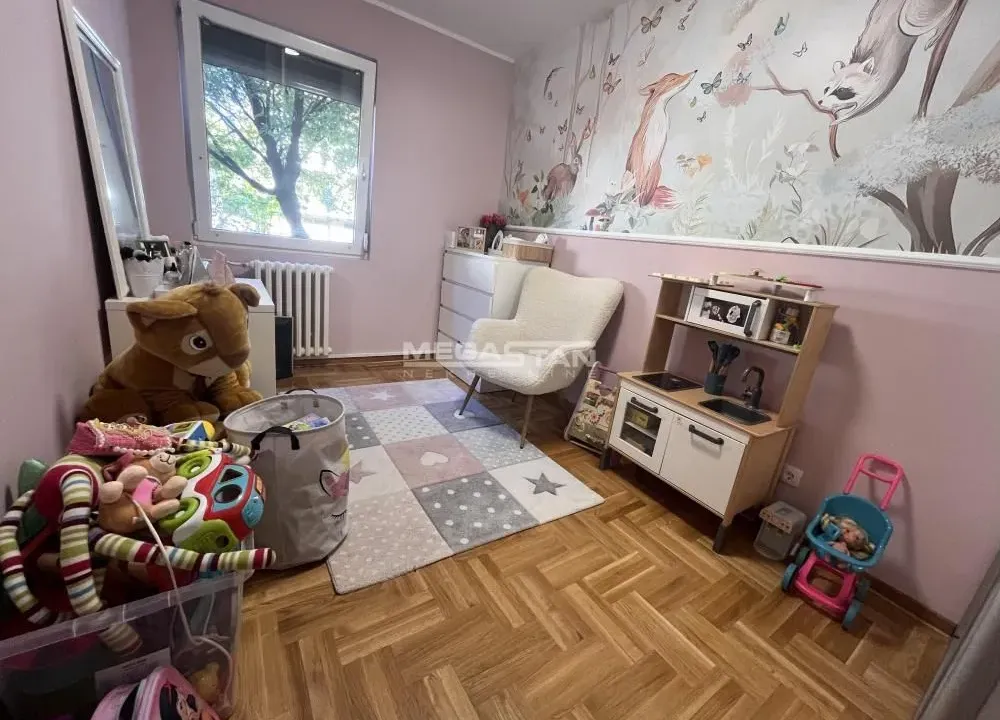 Prodaja, četvorosoban stan, 96m², Cerak, Beograd