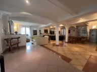 Izdavanje, kuća, 350m², Zlatica, Podgorica - image 2