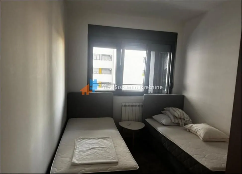 Izdavanje, trosoban stan, 76m², Skojevsko Naselje, Beograd