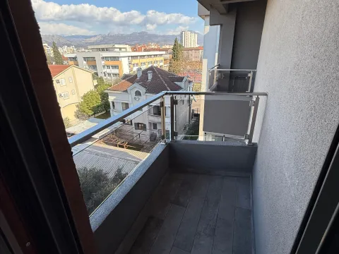 Izdavanje, garsonjera, 30m², Centar, Podgorica - image 7