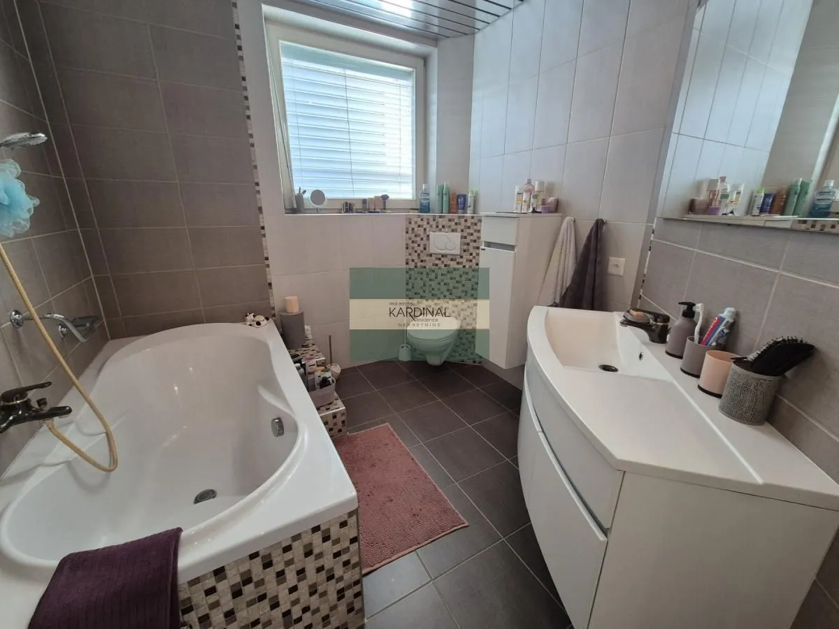 Prodaja, kuća, 528m², Budžino brdo, Jagodina