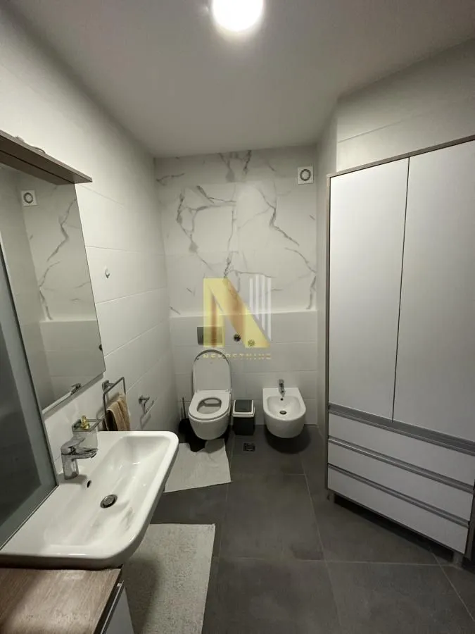 Izdavanje, dvosoban stan, 76m², Adamovićevo Naselje, Novi Sad Sve Podlokacije