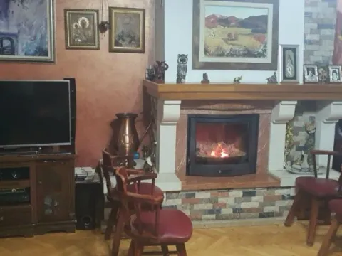 Izdavanje, kuća, 200m², Podgorica, Crna Gora - image 7