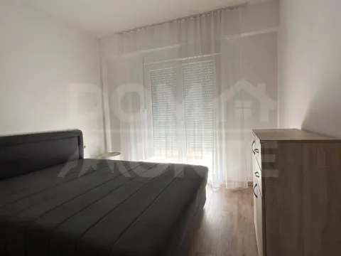Rent, two bedroom apartment, 70m², Tivat, Crna Gora - image 4