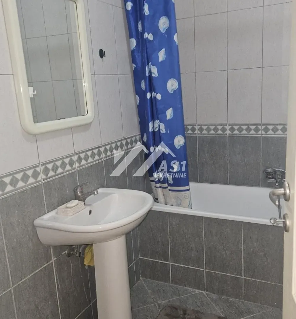 Izdavanje, jednosoban stan, 33m², Grbavica, Novi Sad Sve Podlokacije