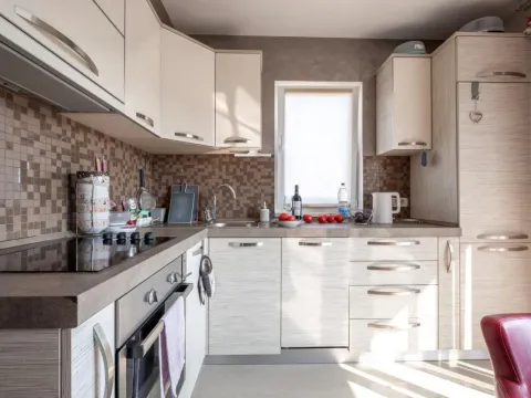 Sale, two bedroom apartment, 76m², Budva, Crna Gora - image 30