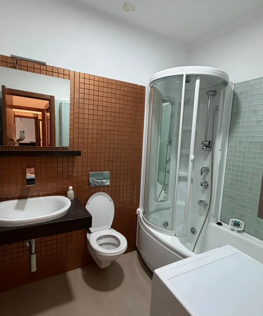 Prodaja, dvosoban stan, 84m², Centar, Podgorica