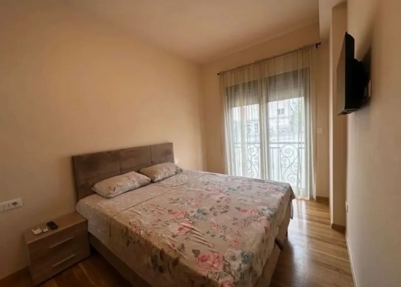Izdavanje, dvosoban stan, 76m², Dalmatinska ulica, Podgorica